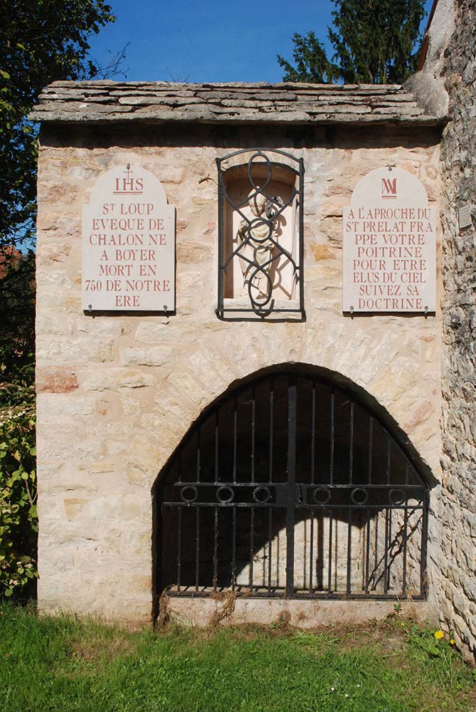 Fontaine eau miraculeuse  St-Loup
